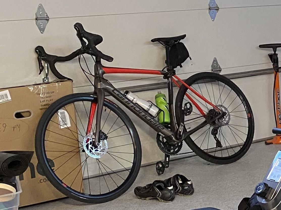 2019 Cannondale Synapse Silver, gray or bare metal and Red