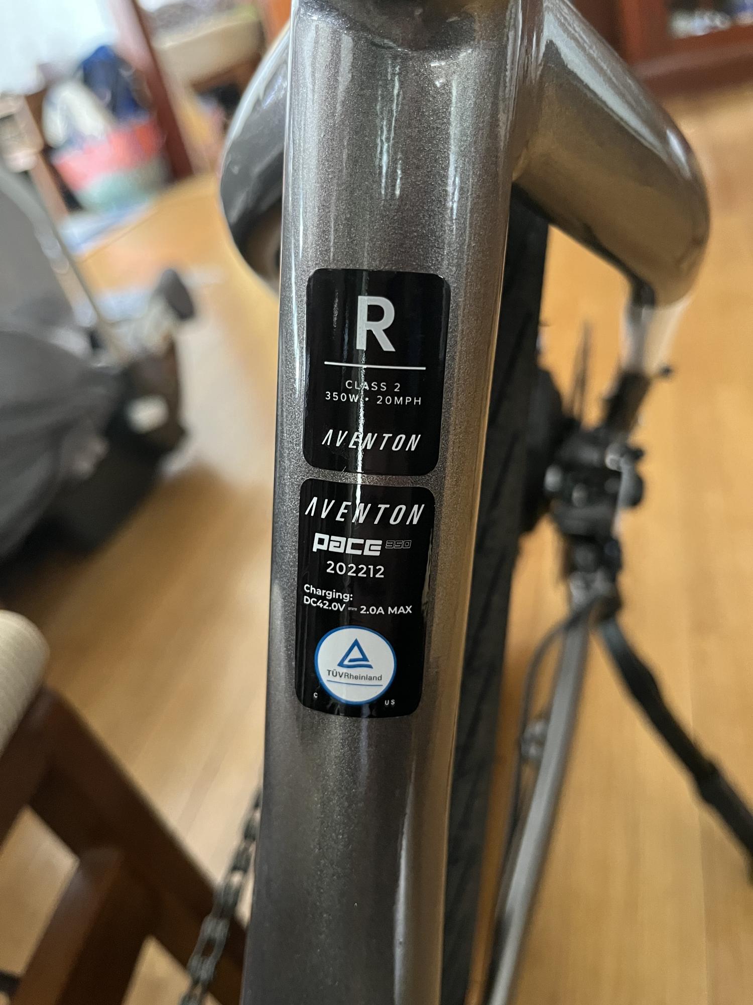 2022 Aventón Pace 350 Silver, gray or bare metal