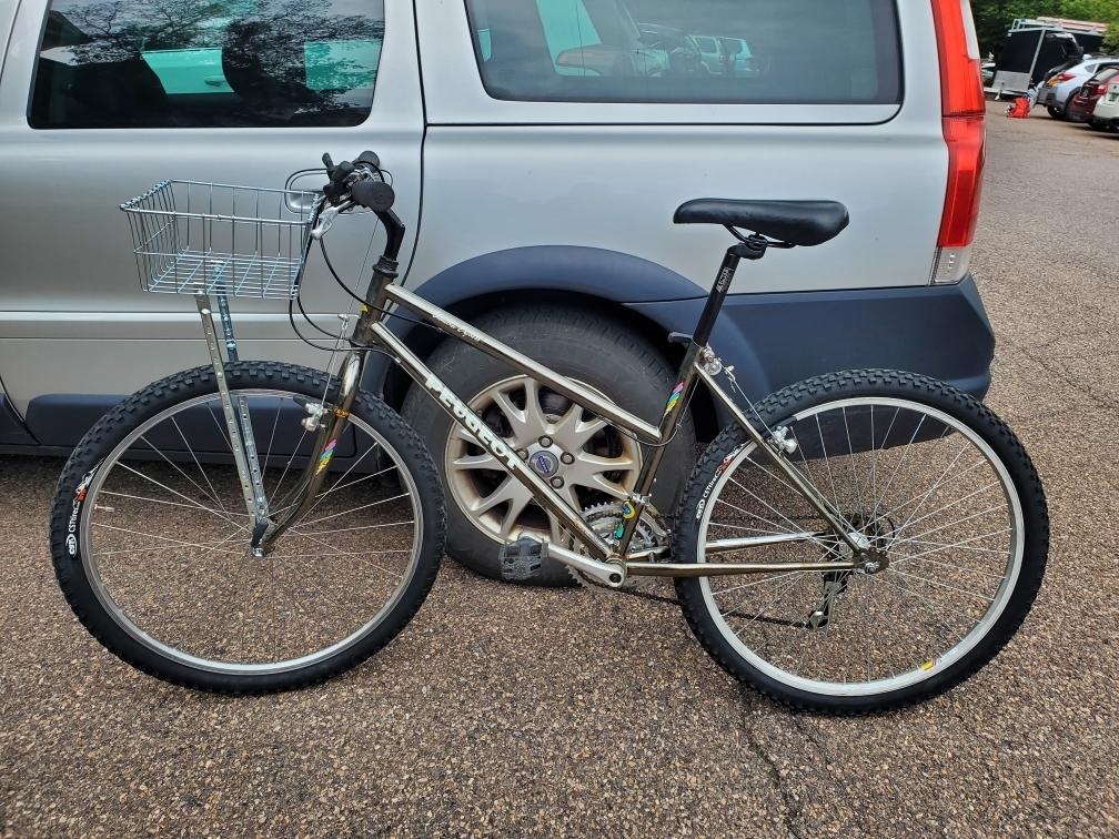 Peugeot Tundra Express Silver, gray or bare metal