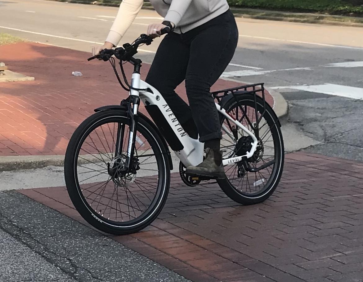 2024 Aventón Level.2 Step-Thru White