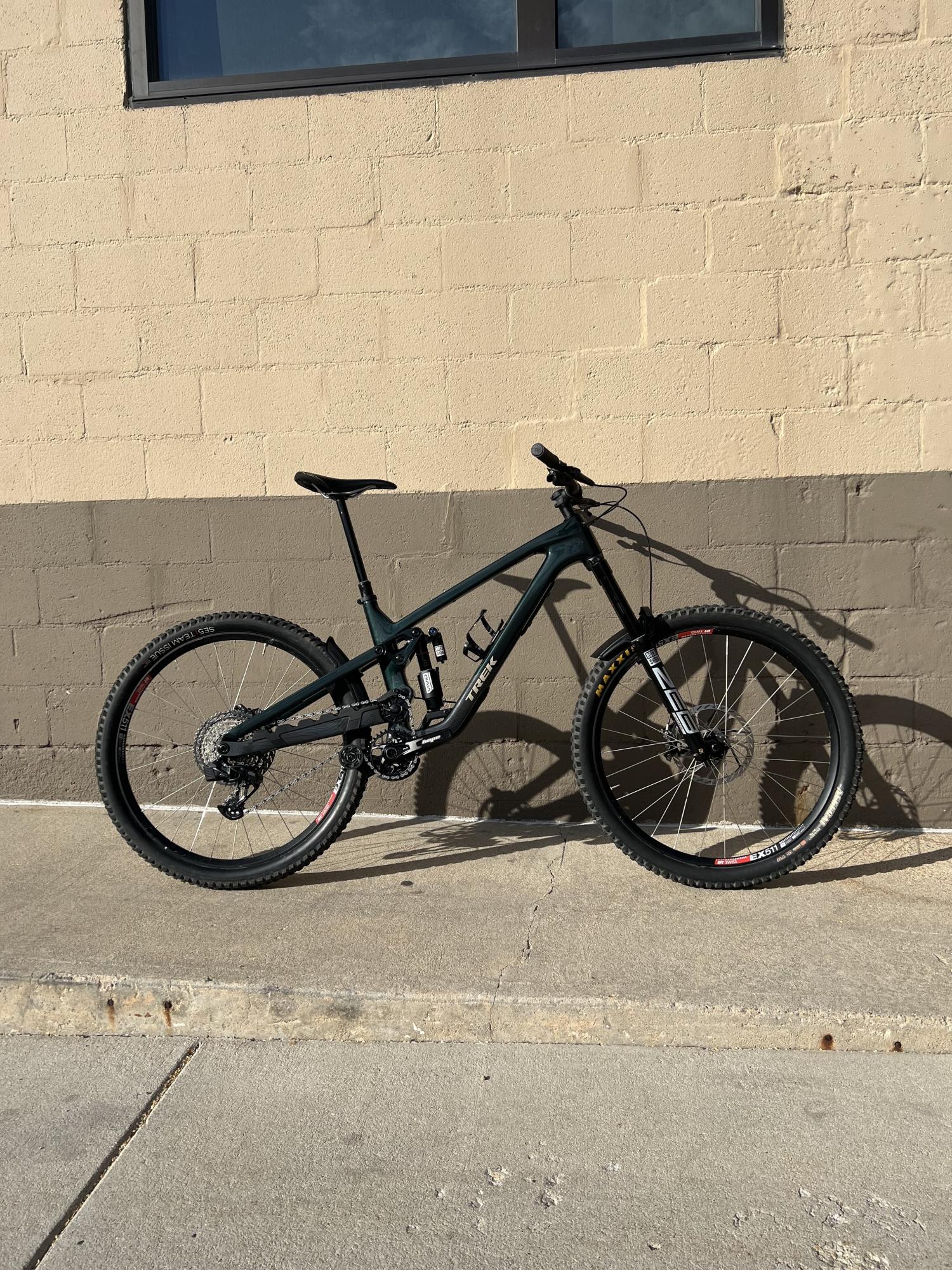 2024 Trek Slash Green