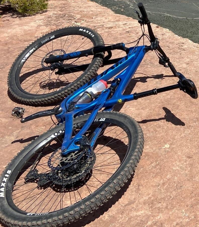 2021 Pivot Mach 5.5 Blue