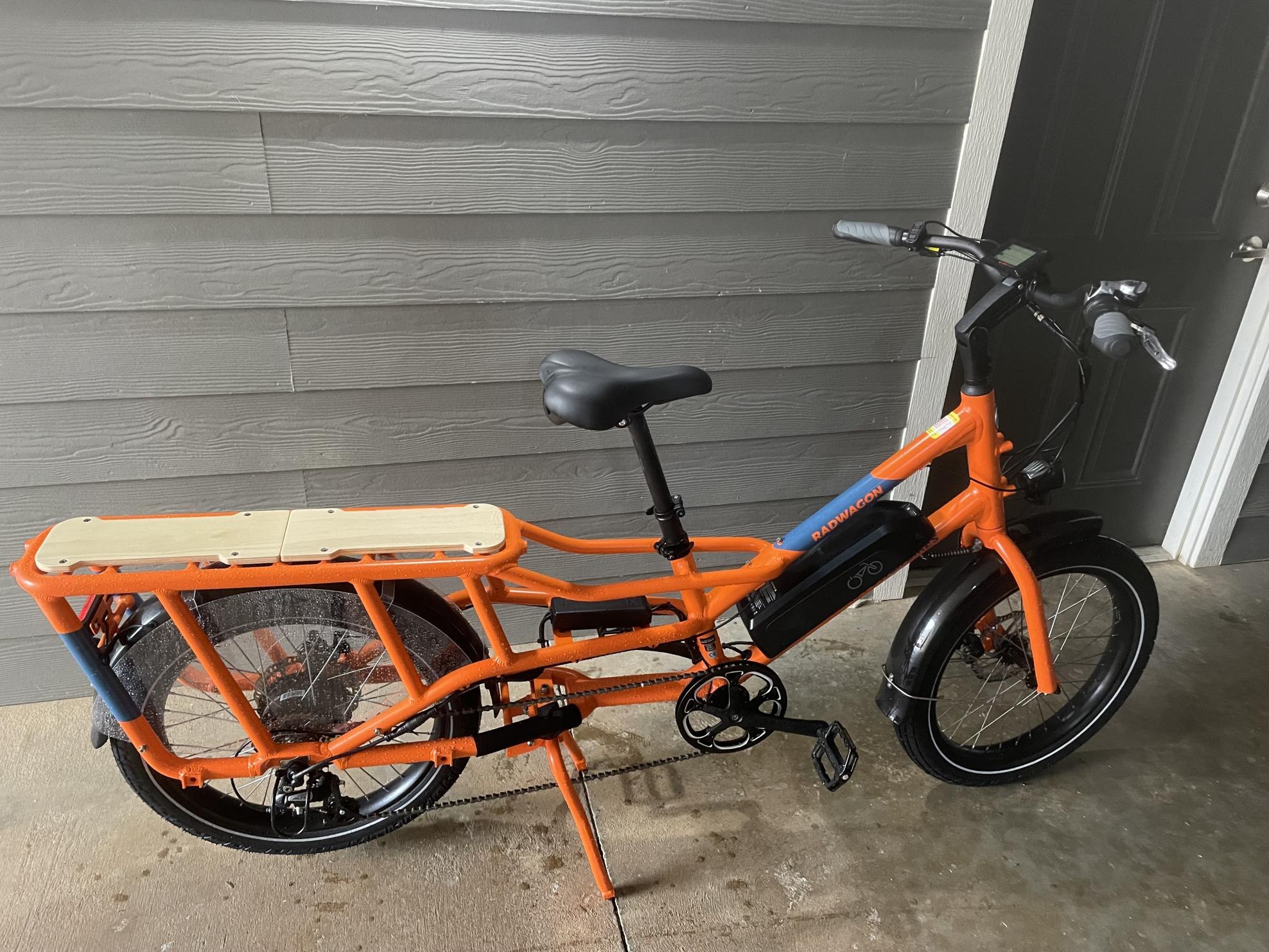 2023 Rad Power Bikes Radwagon 4 cargo bike rear Orange