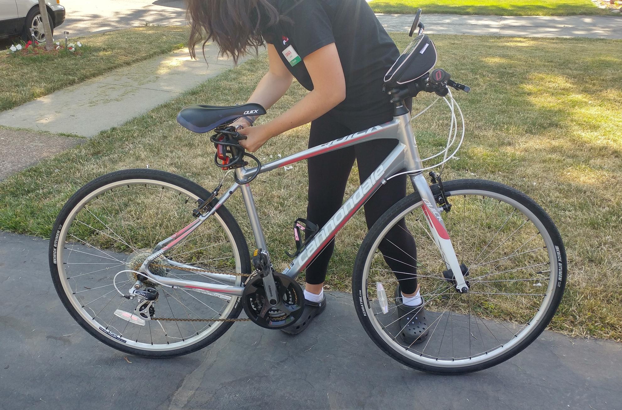 Cannondale Quick 6 Silver or Gray