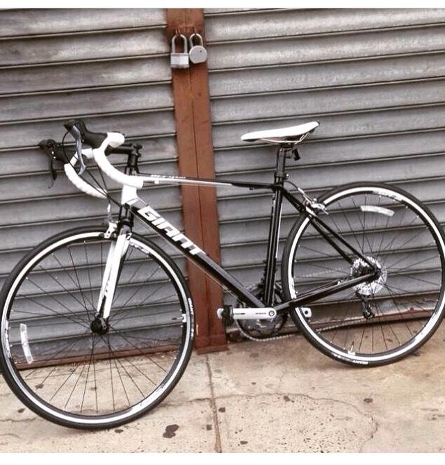 2016 Giant Defy 5 Compact Black and White