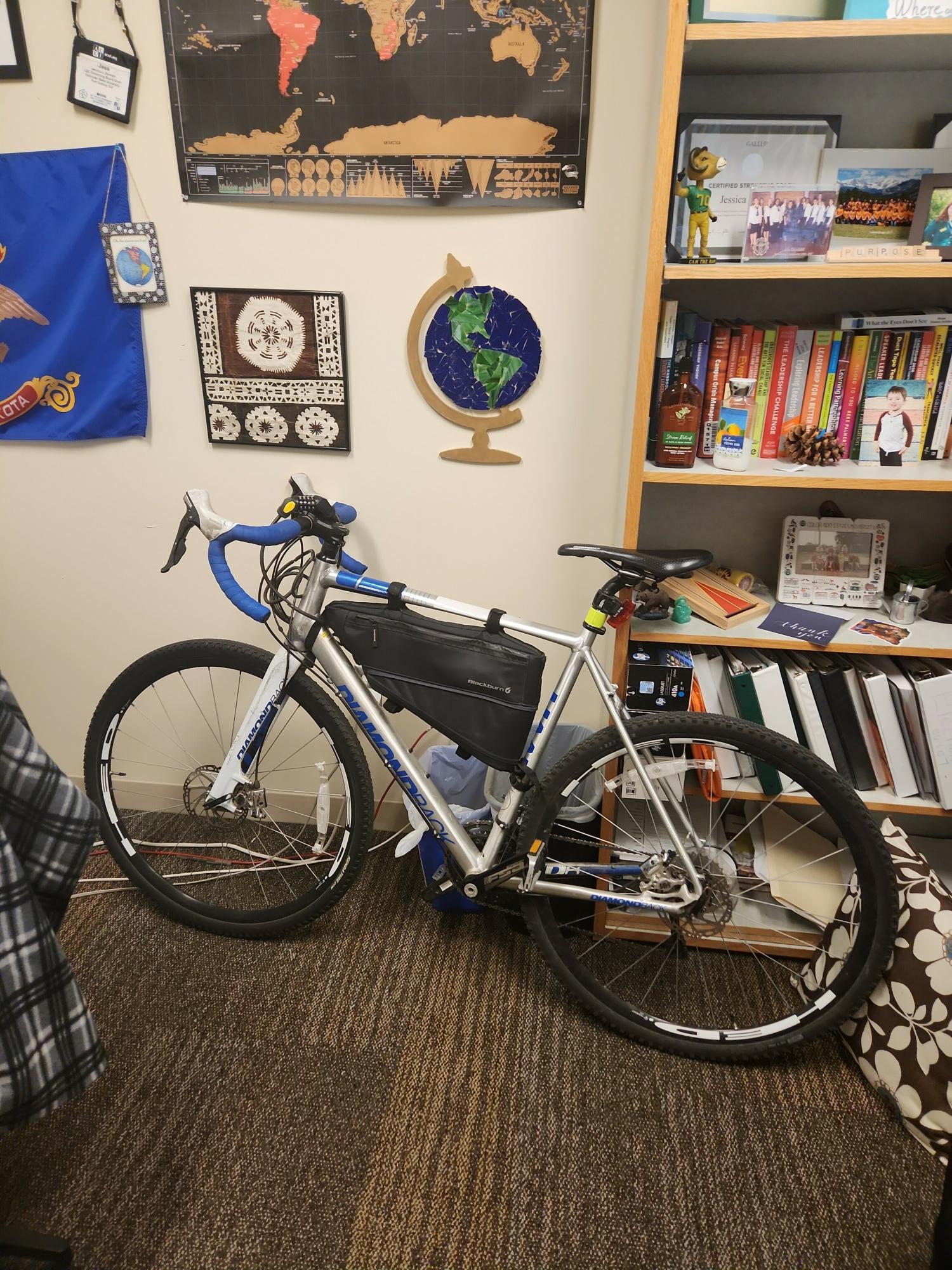 2015 Diamondback Haanjo Trail Silver, gray or bare metal, Black, and Blue