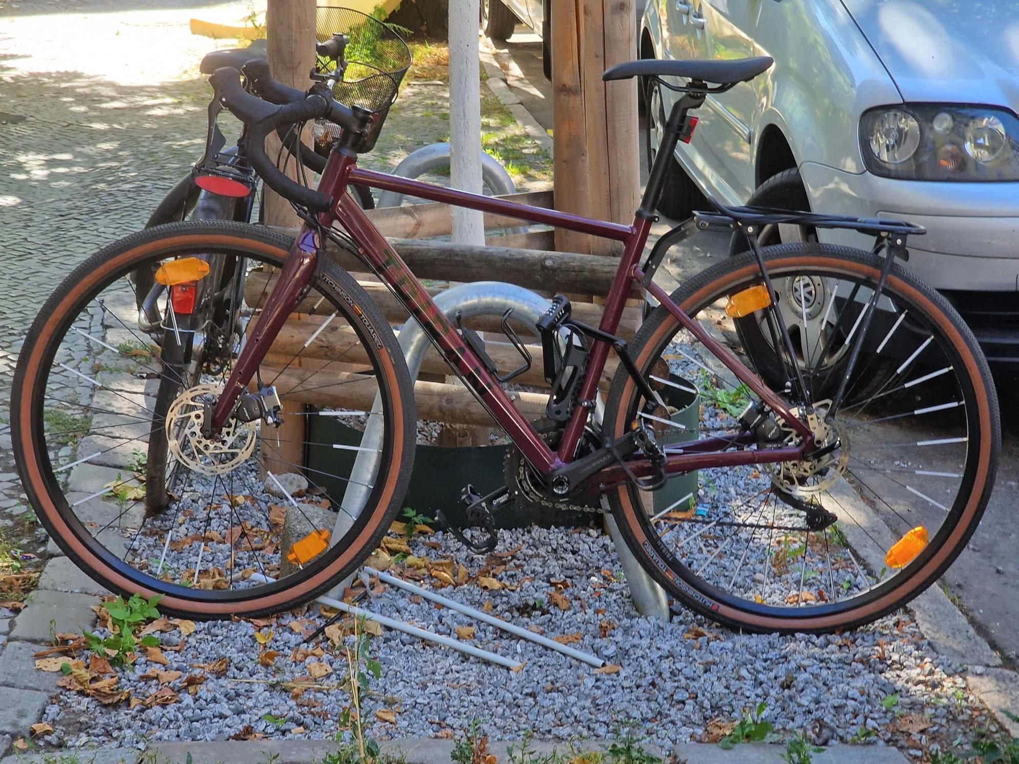 2023 Decathlon Triban GRVL 520 subcontract, Shimano 105 Red