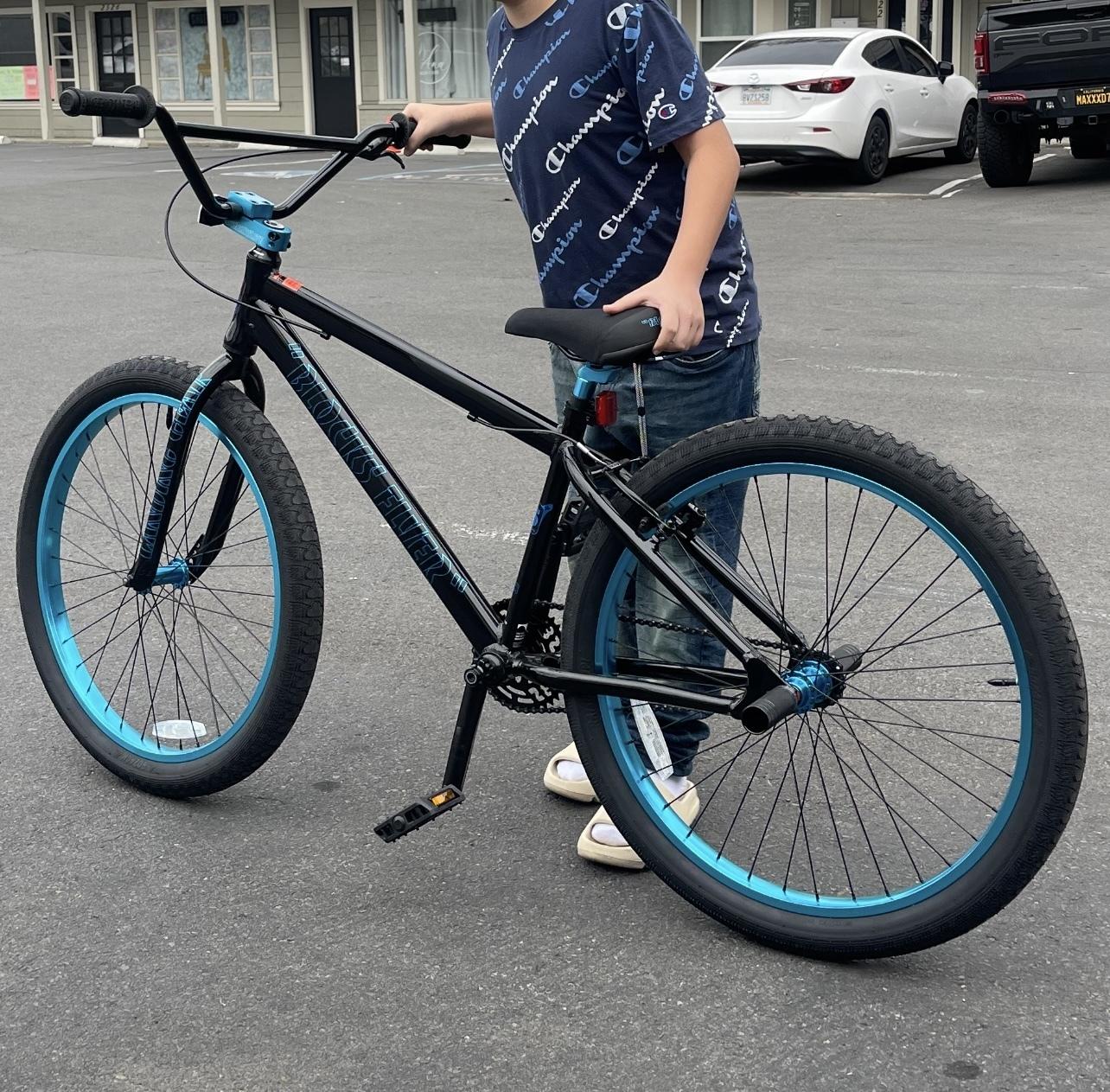 2022 SE Bikes Blocks Flyer Black and Blue