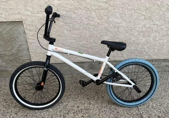 Total BMX Haro leukadia White, Black, and Blue