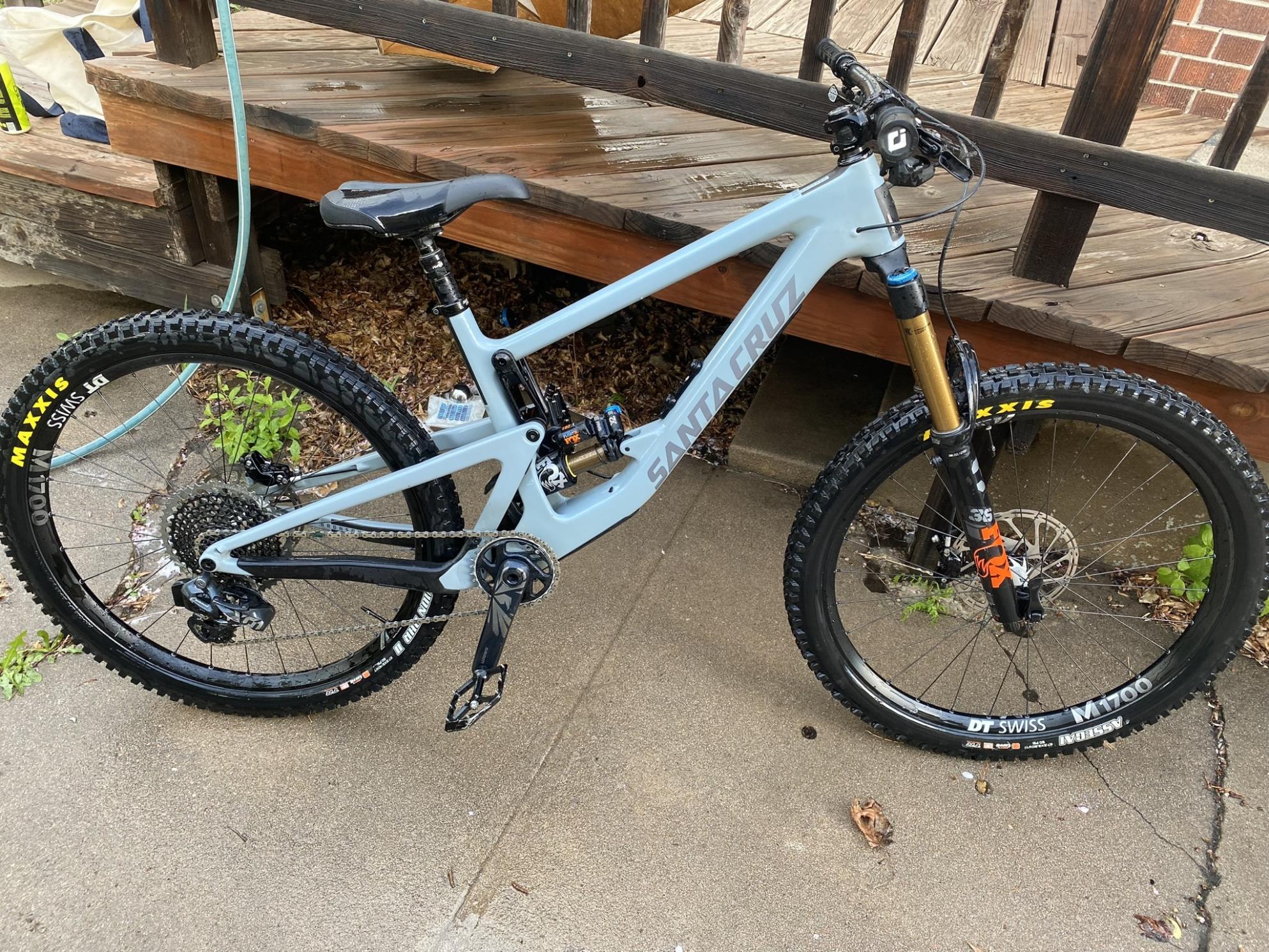 2019 Santa Cruz Bronson Silver, gray or bare metal