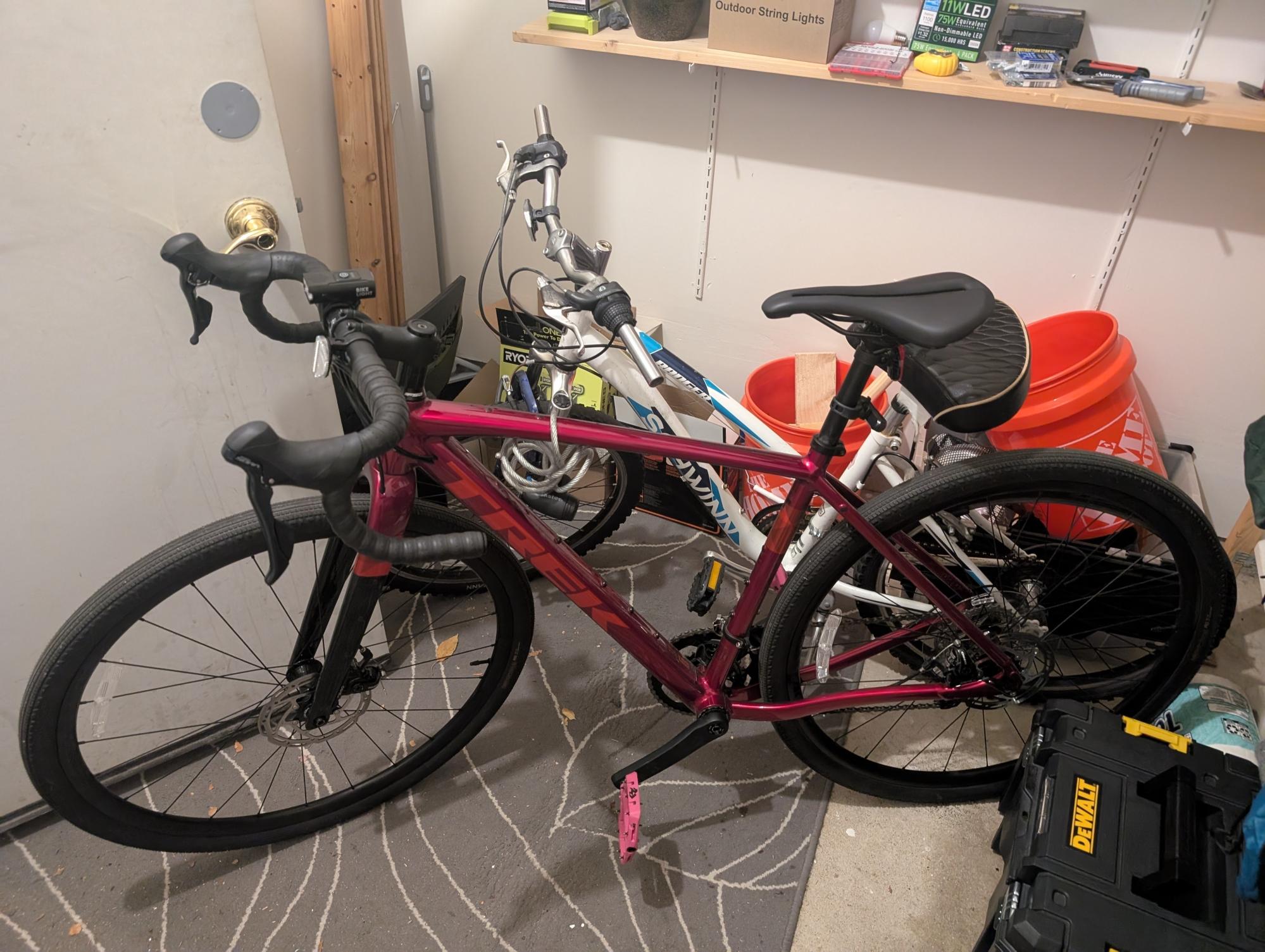 2025 Trek Checkpoint ALR3 Red