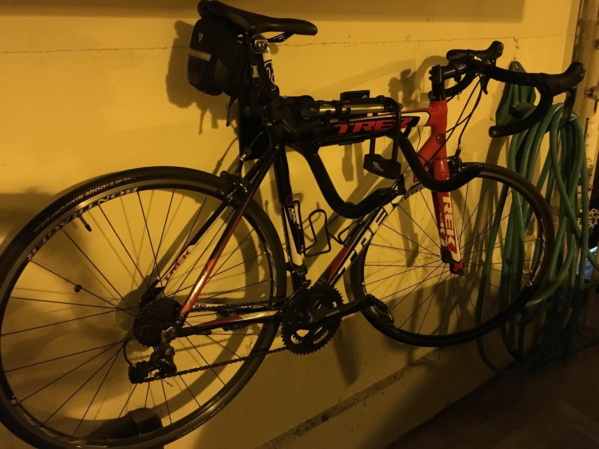 2011 Trek 2.1 Red and Black