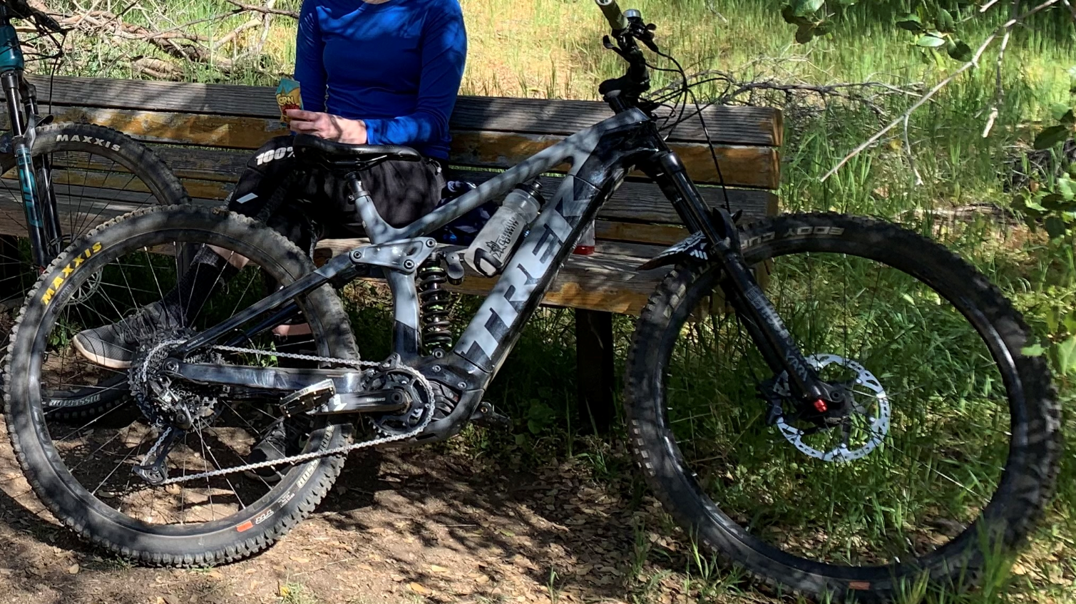 2020 Trek Rail 9.7 Black and Silver, gray or bare metal