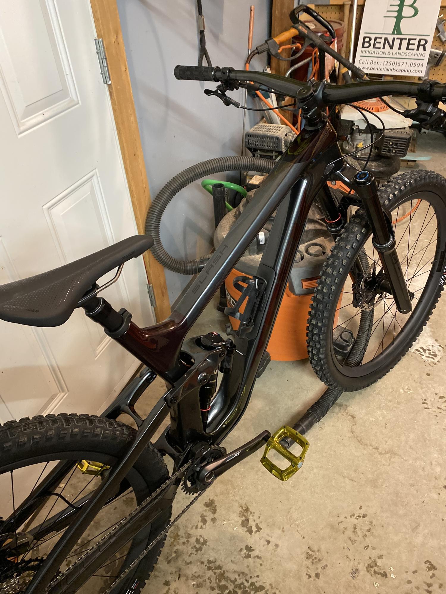 2022 Trek Slash CT 9.8 Silver, gray or bare metal