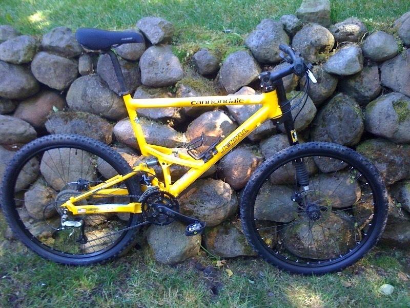 2000 Cannondale Jekyll Yellow or Gold