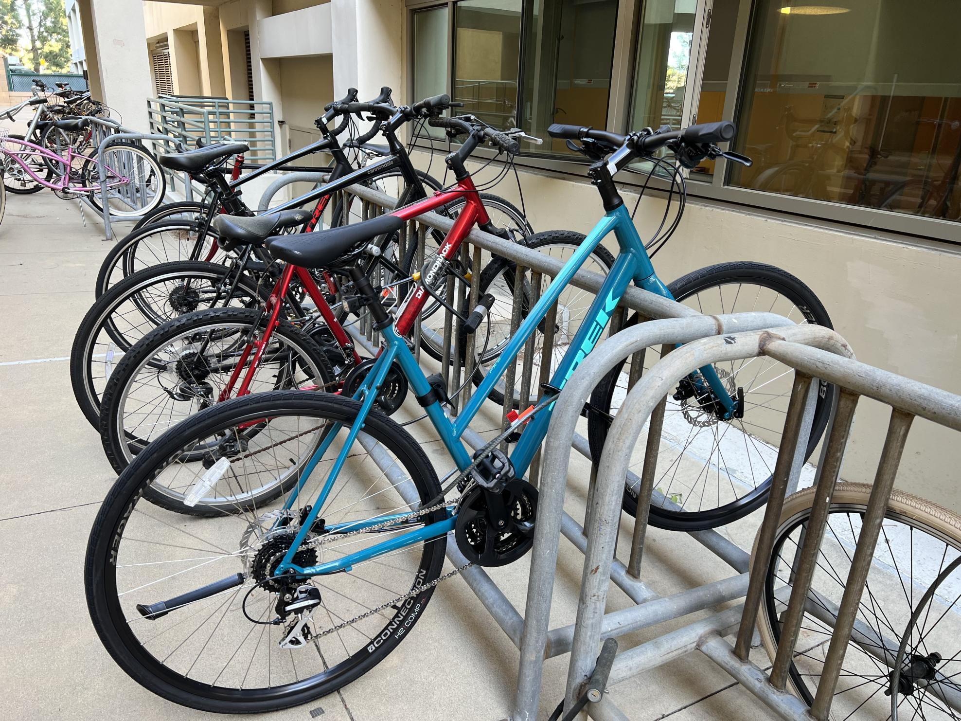 2022 Trek Trek FX 2 Disc Stagger Teal and Blue