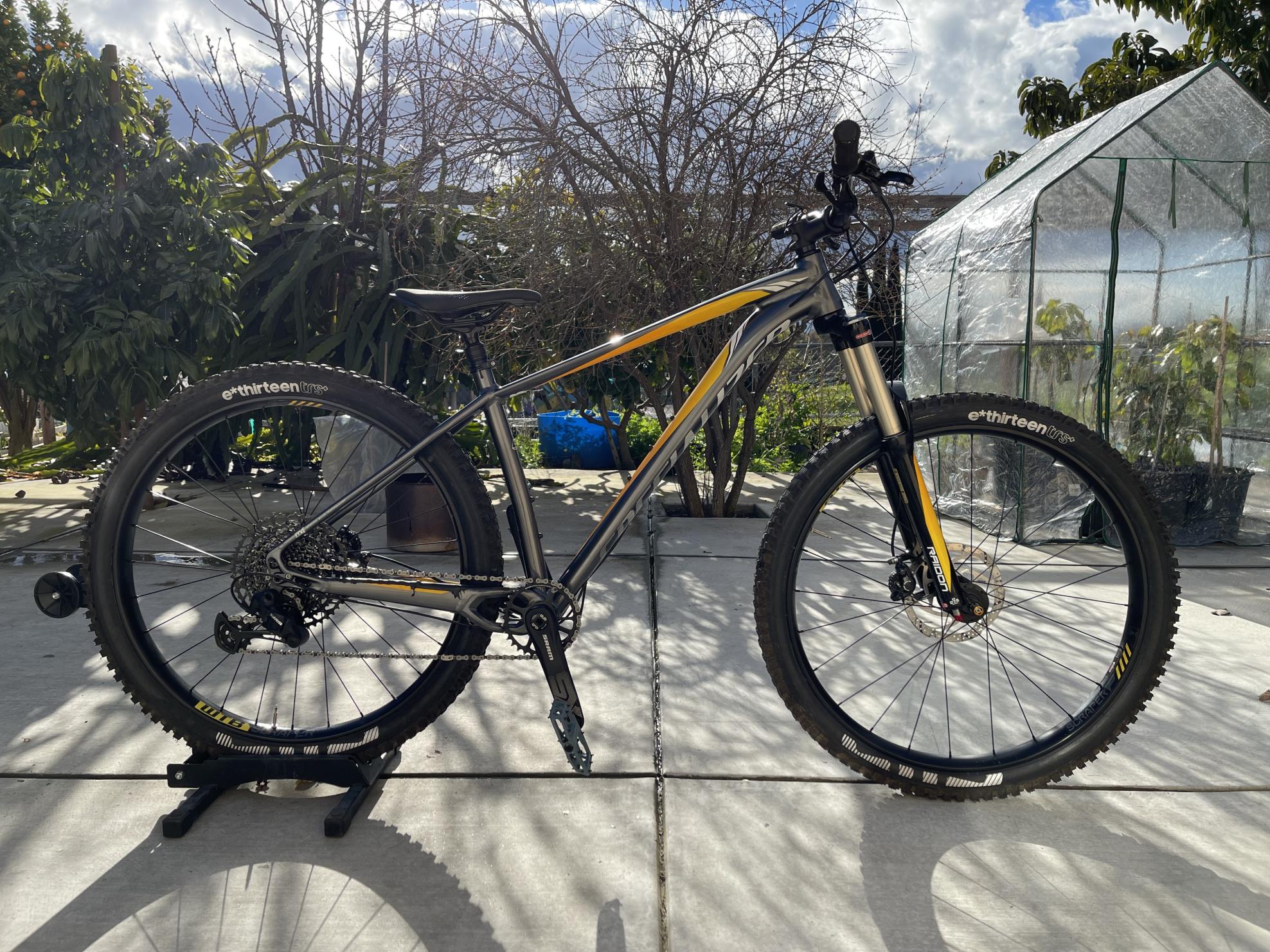 2018 Specialized Fuse Yellow or Gold