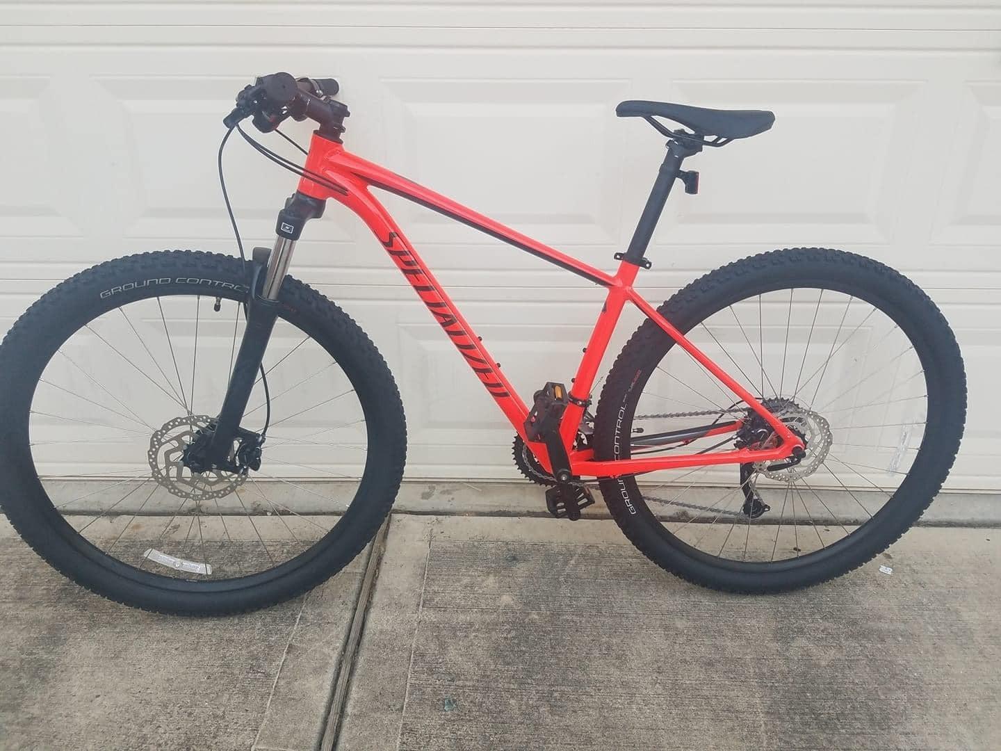2017 Specialized Rockhopper Red
