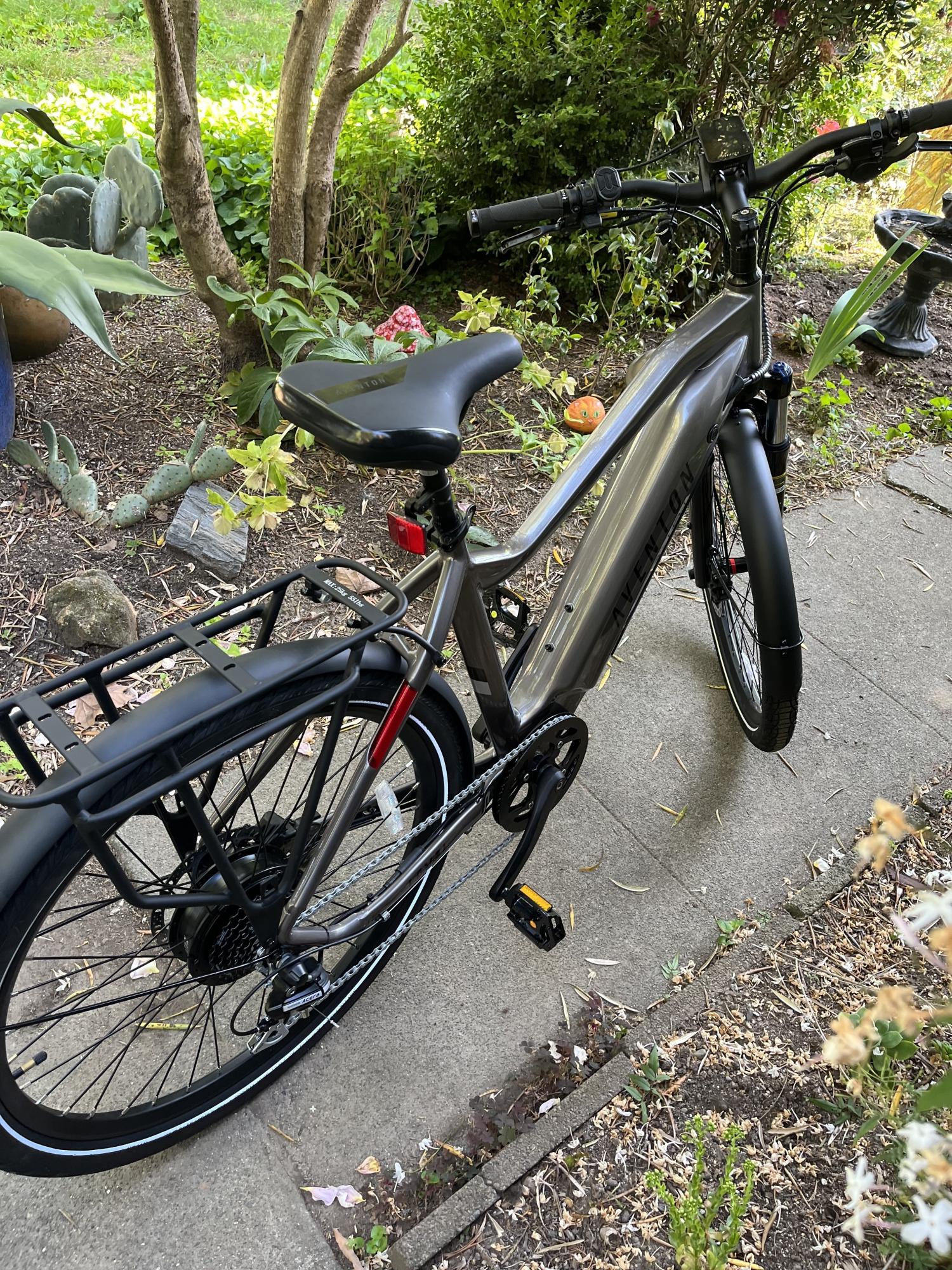 2023 Aventón Level V2 Silver, gray or bare metal