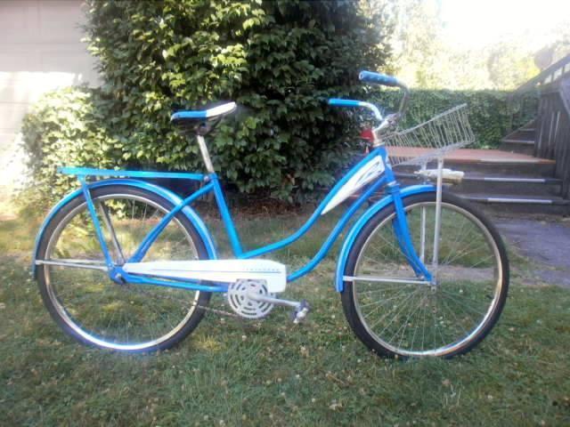 Montgomery Ward Hawthorne  Blue and White