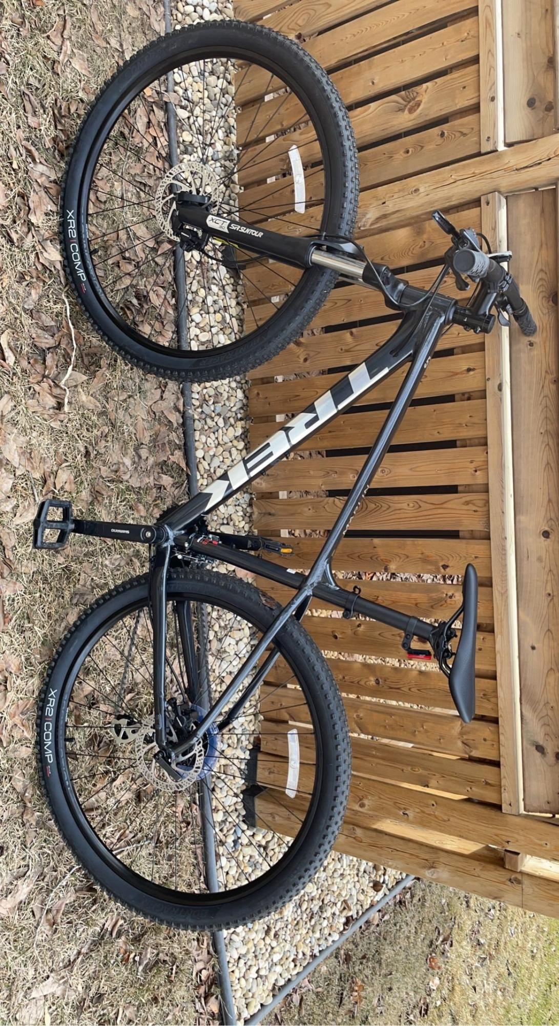 2022 Trek Marlin 5 Silver, gray or bare metal