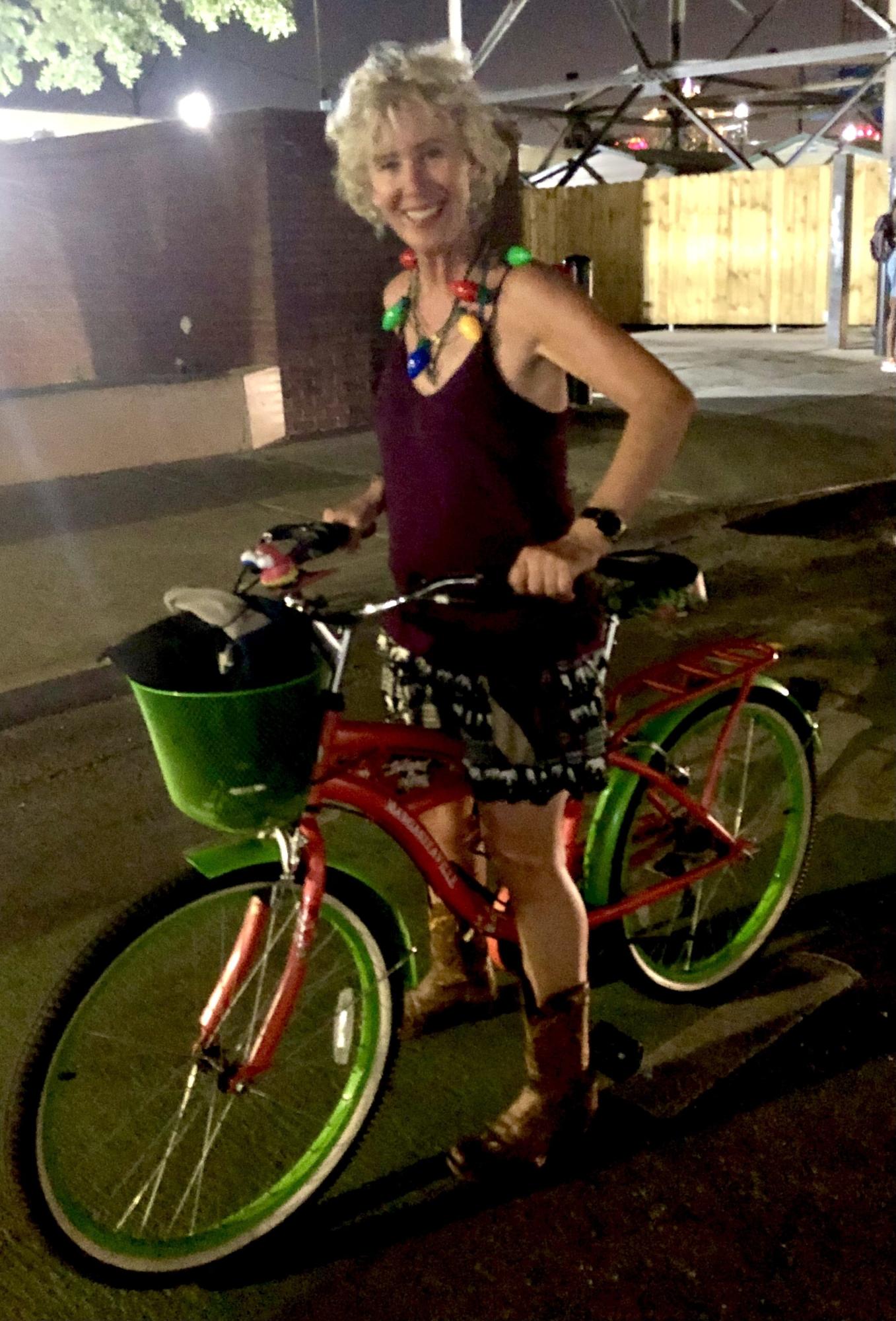 2019 Huffy Cruiser, 7 speed with hand breaks Orange