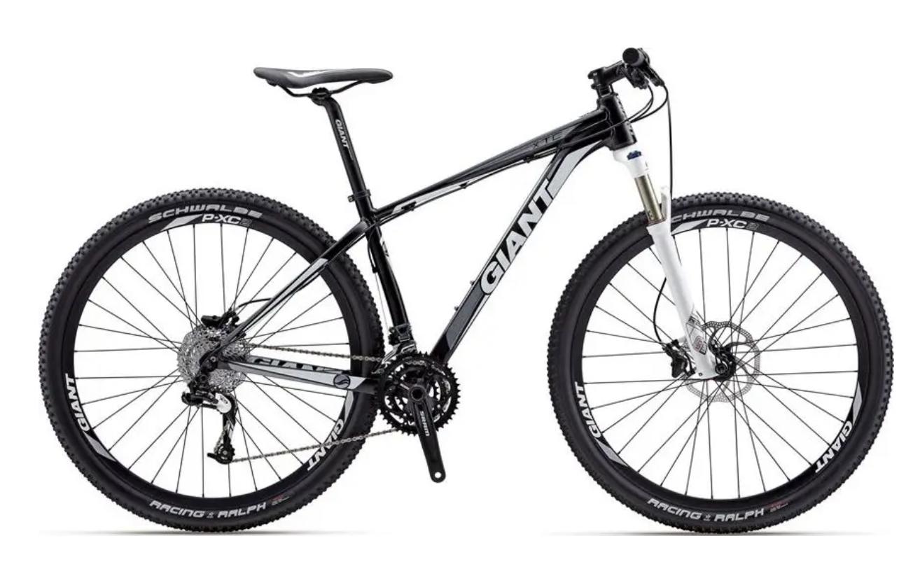 2012 Giant XtC 29er 1 Black and Silver, gray or bare metal