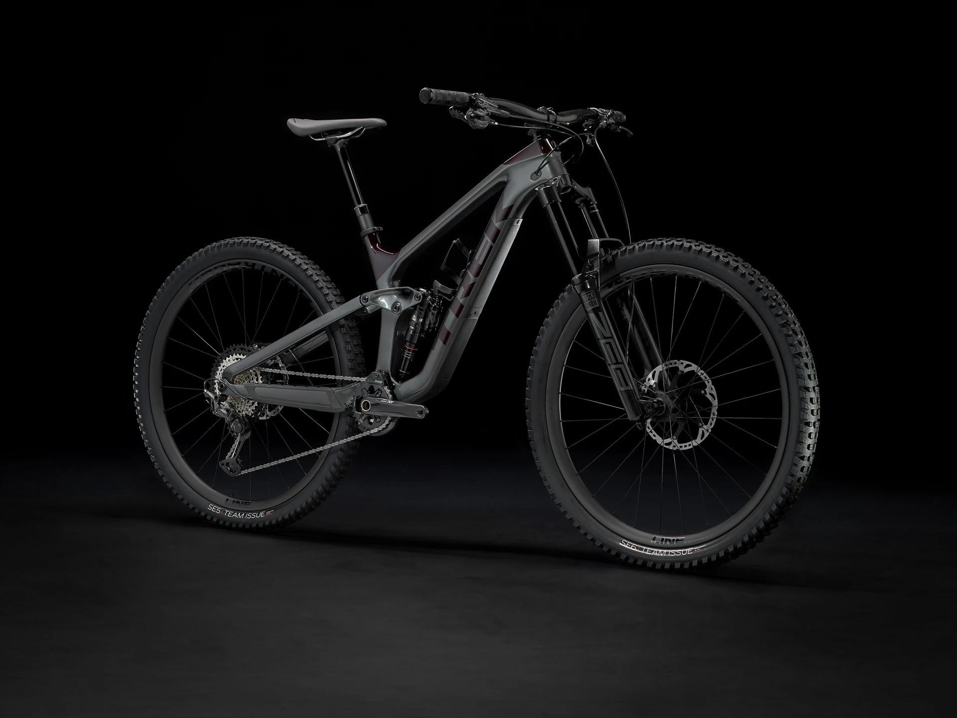 2022 Trek SLASH 9.8 XT M 29 CH Silver, gray or bare metal and Red