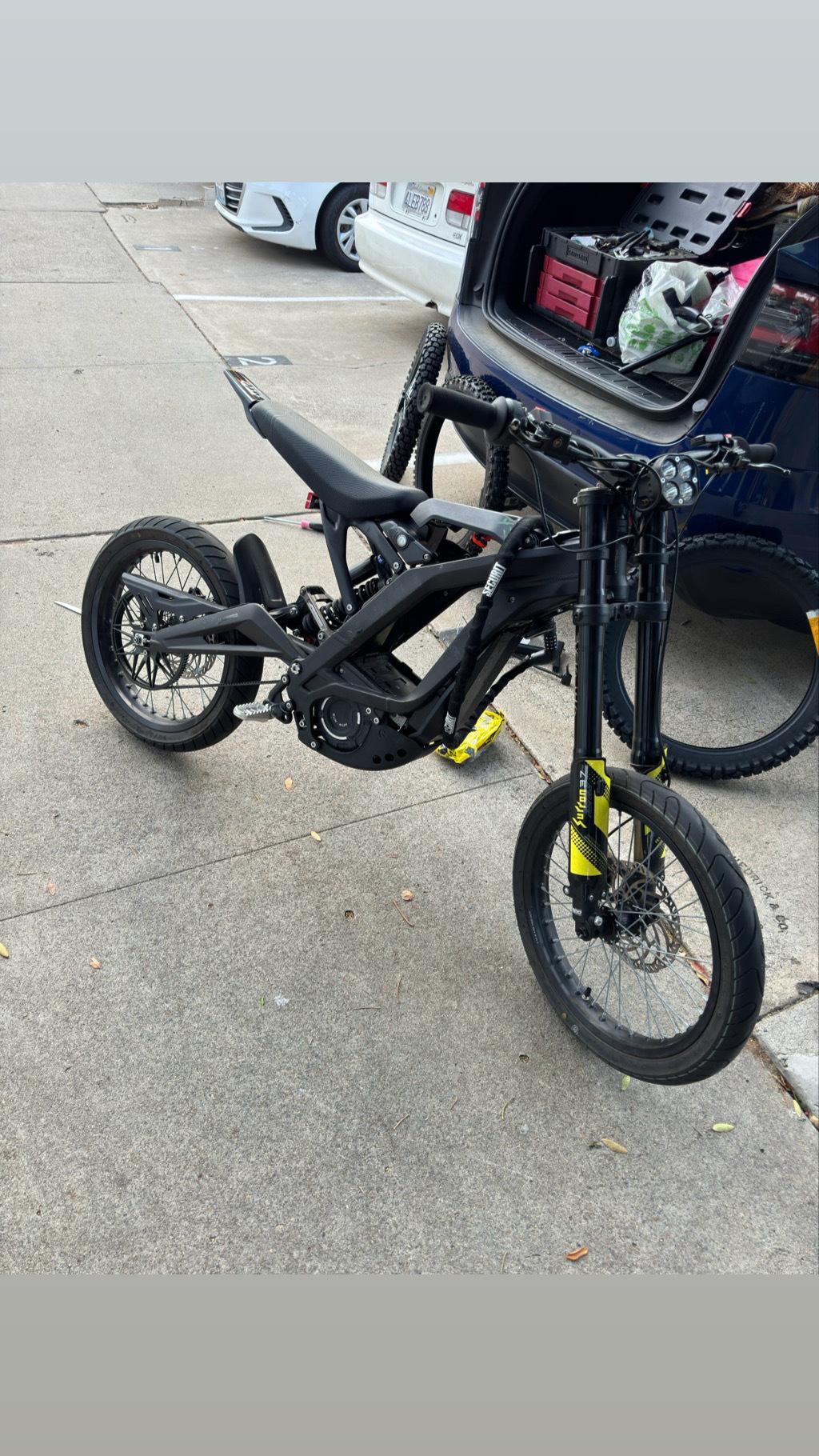 2023 Surron lite bee Black and Yellow or Gold