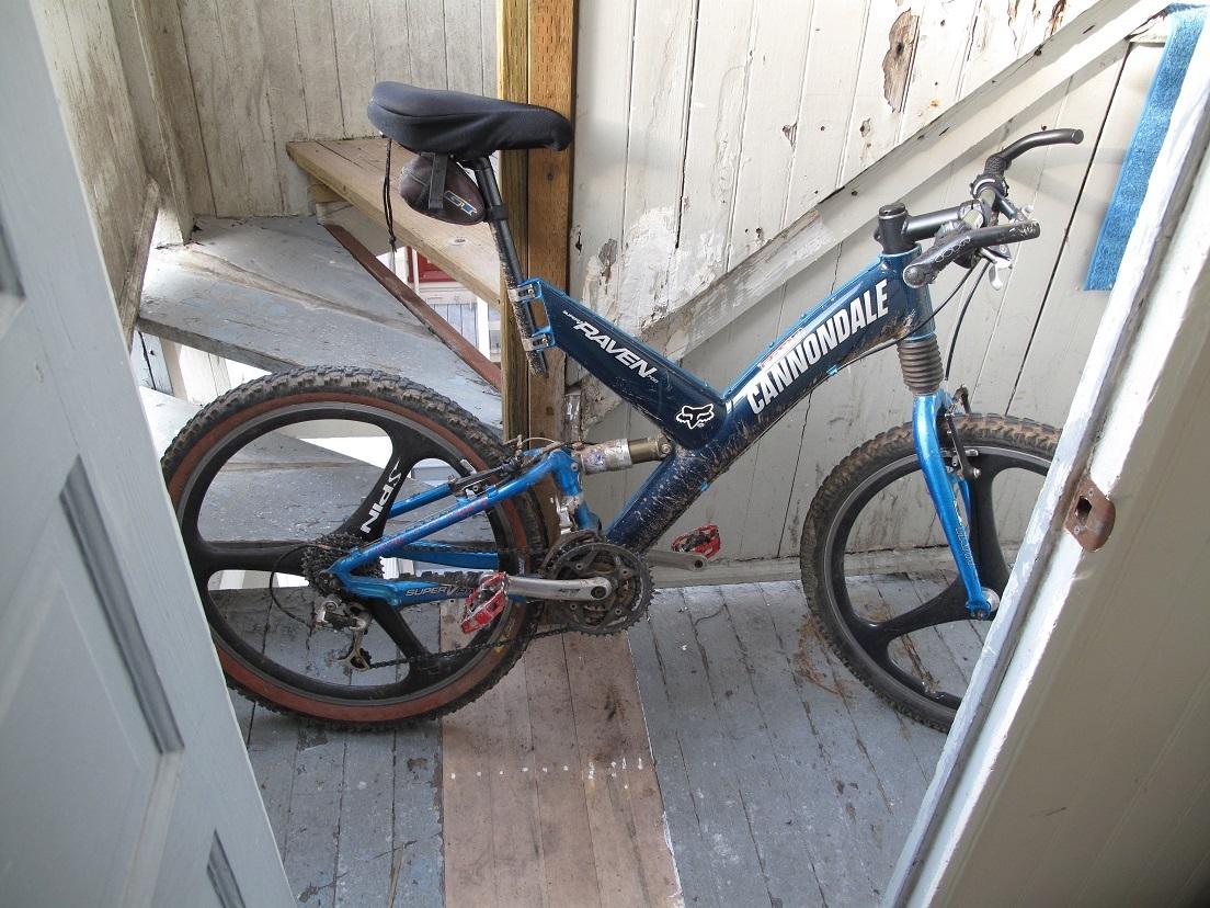 1999 Cannondale Raven Super-V 700  Blue