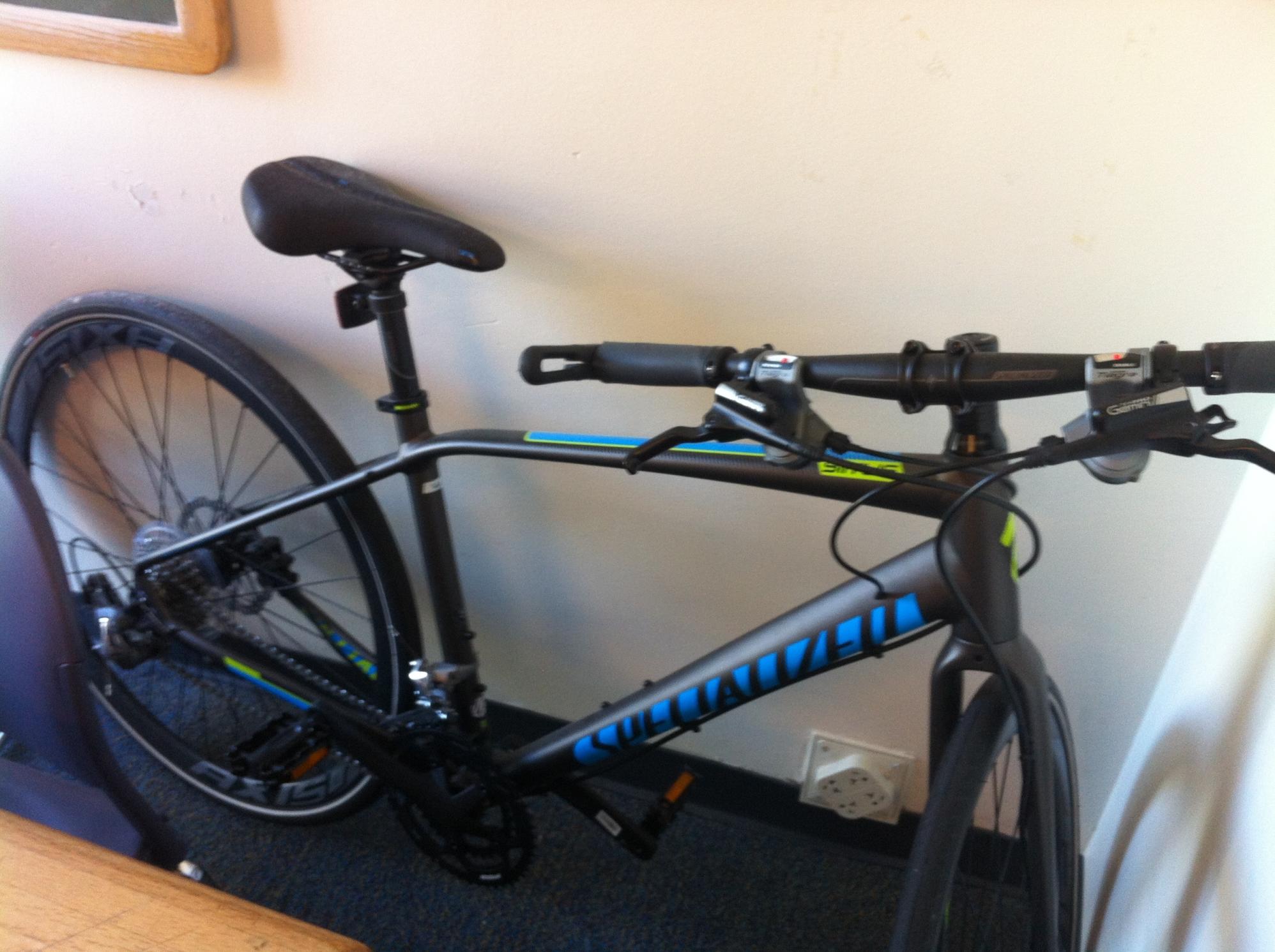 2015 Specialized Specialized Sirrus Comp Disc Silver or Gray, Blue, and Green