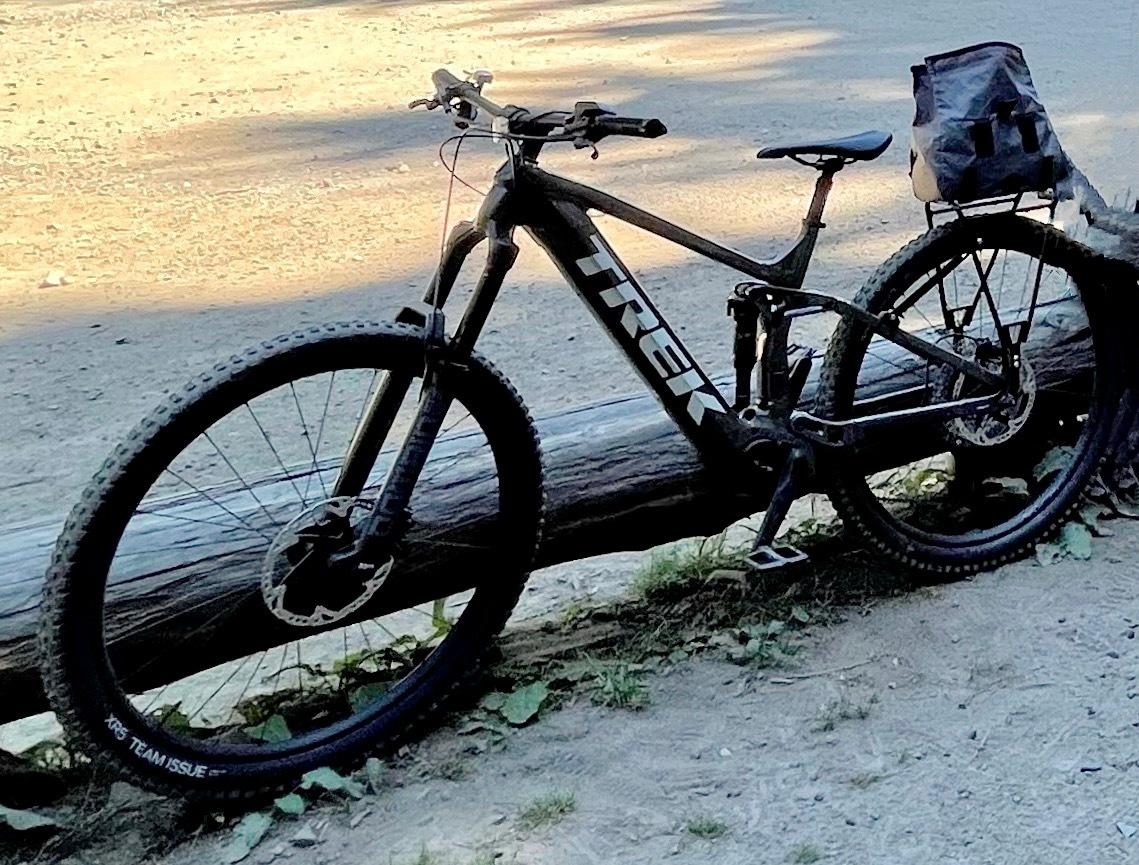 2022 Trek Rail 7 Silver, gray or bare metal