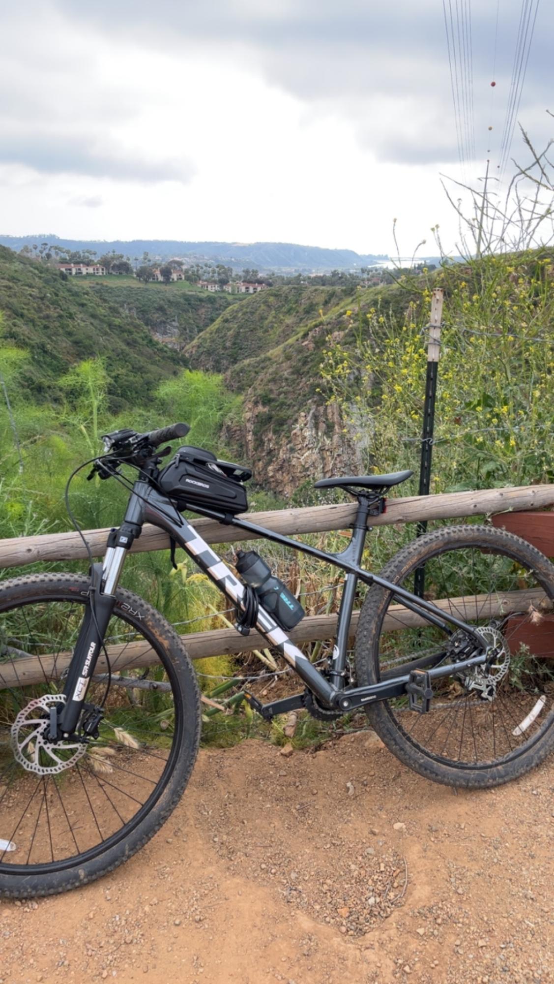 Trek Marlin Silver, gray or bare metal