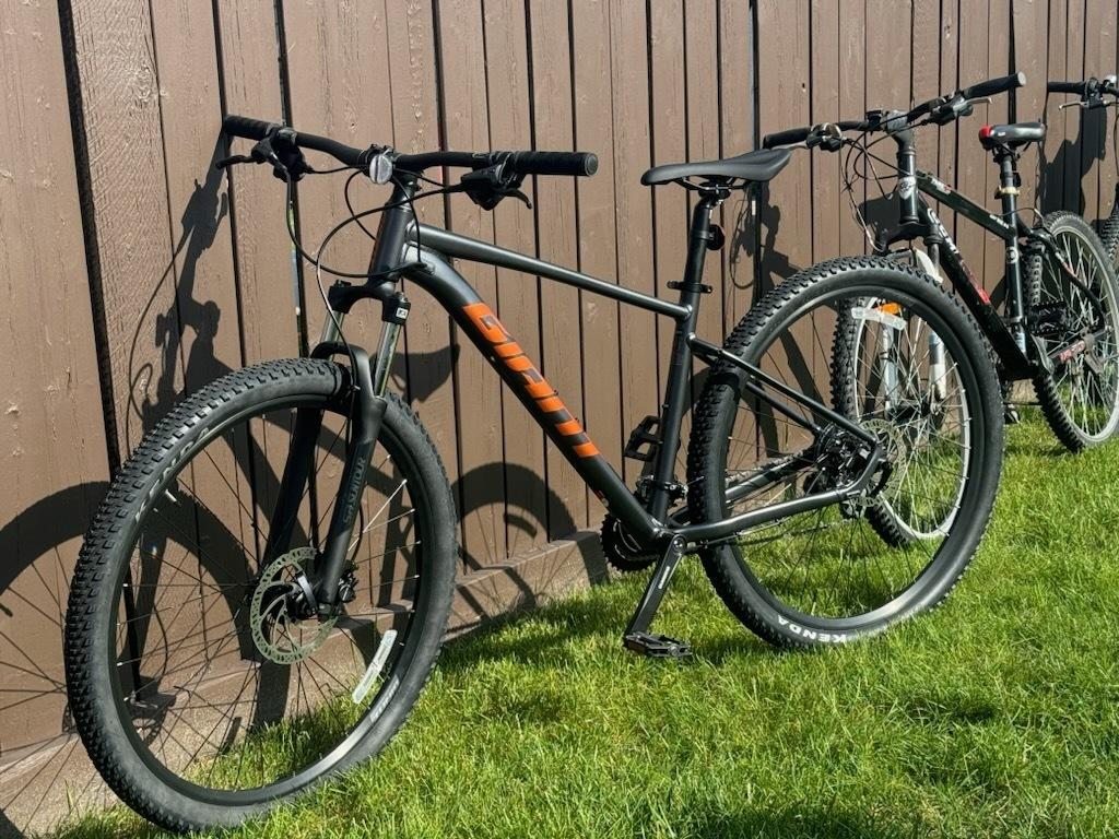 2024 Giant Talon 3 Black