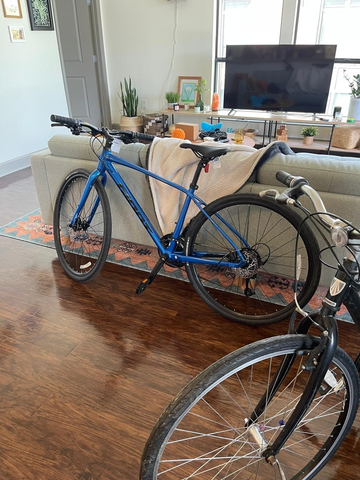 2024 Giant Escape 3 Disc Blue