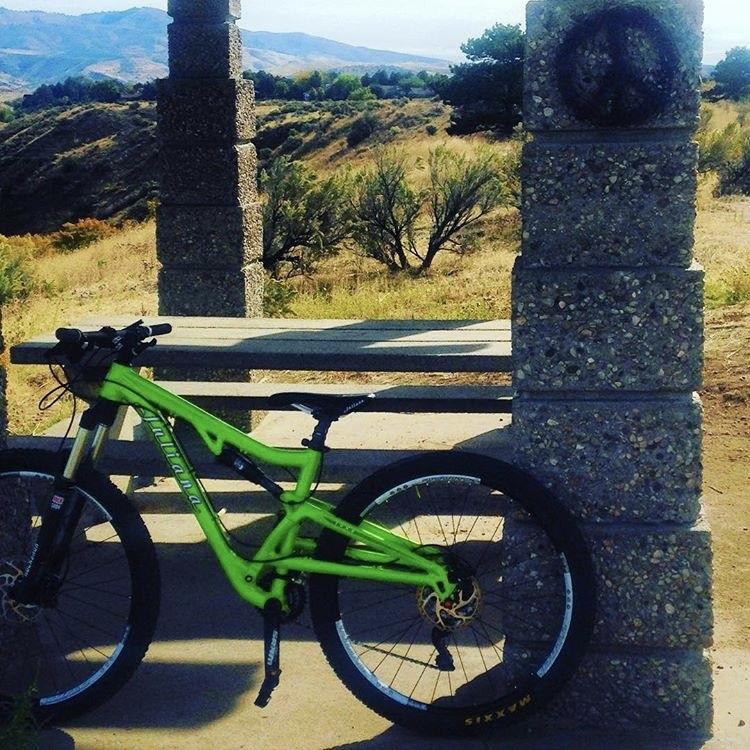 2015 Juliana Bicycles Juno Green