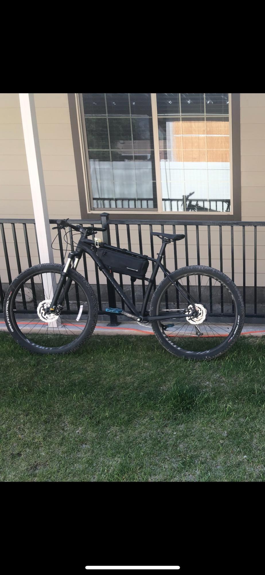 2020 Specialized Rockhopper Expert 29 Black