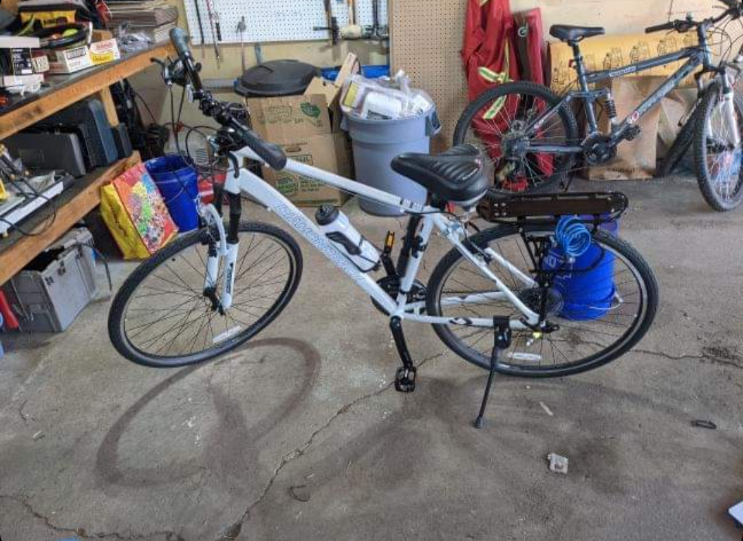 2022 Diamondback Hawrelak White