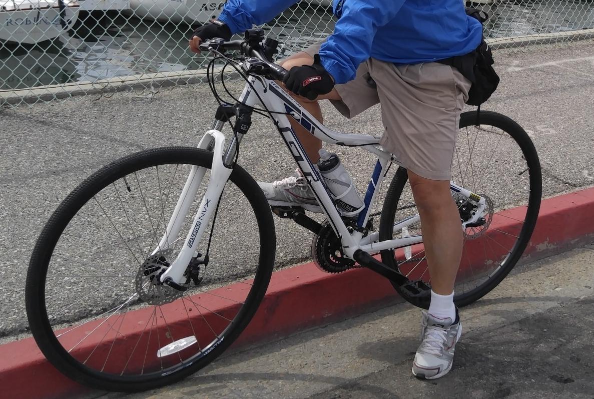 2015 GT Bicycles Transeo White and Blue