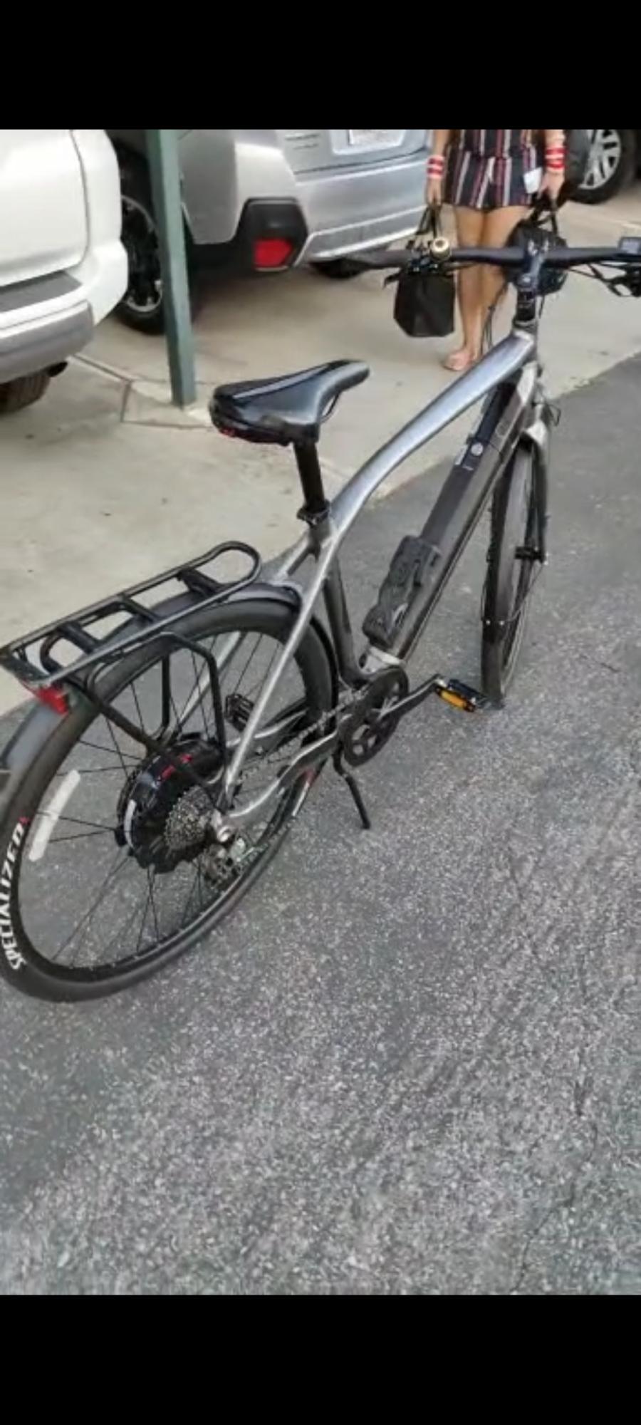 Turbo commuter e bike Specialized Silver, gray or bare metal
