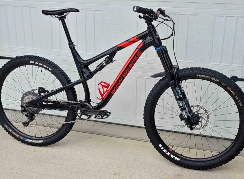 2018 Rocky Mountain Bicycles Altitude a50 Red