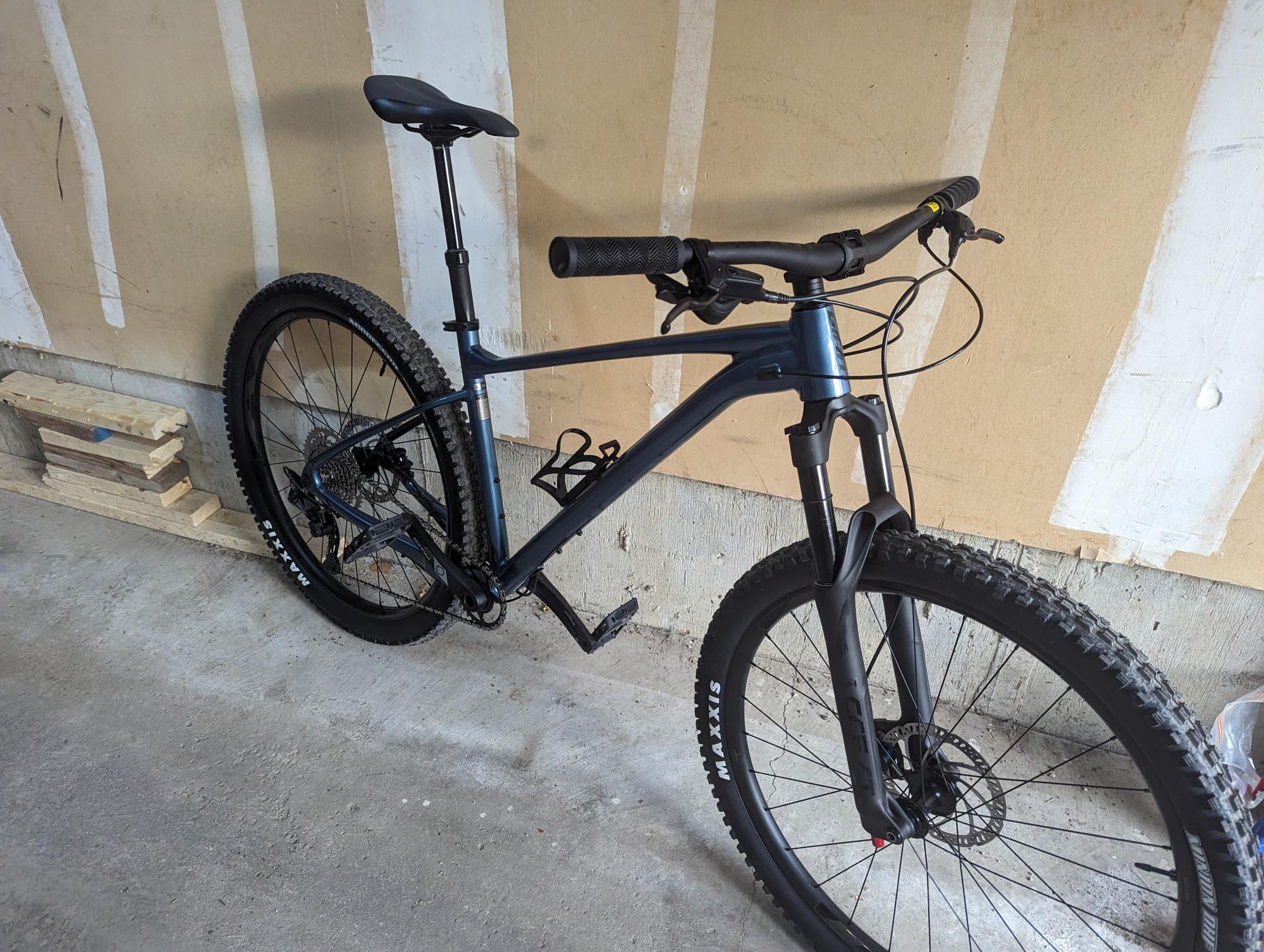 2022 Giant Fathom 29 2 Ashes L Blue