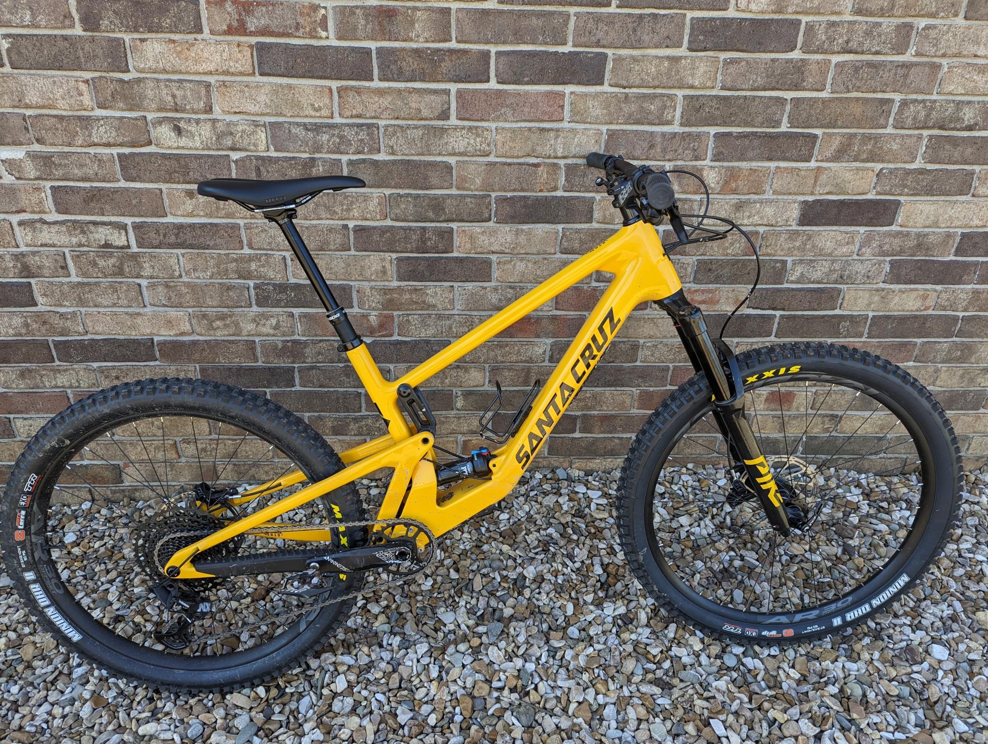 2022 Santa Cruz 5010 Yellow or Gold