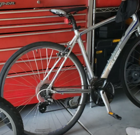 Raleigh Silver, gray or bare metal