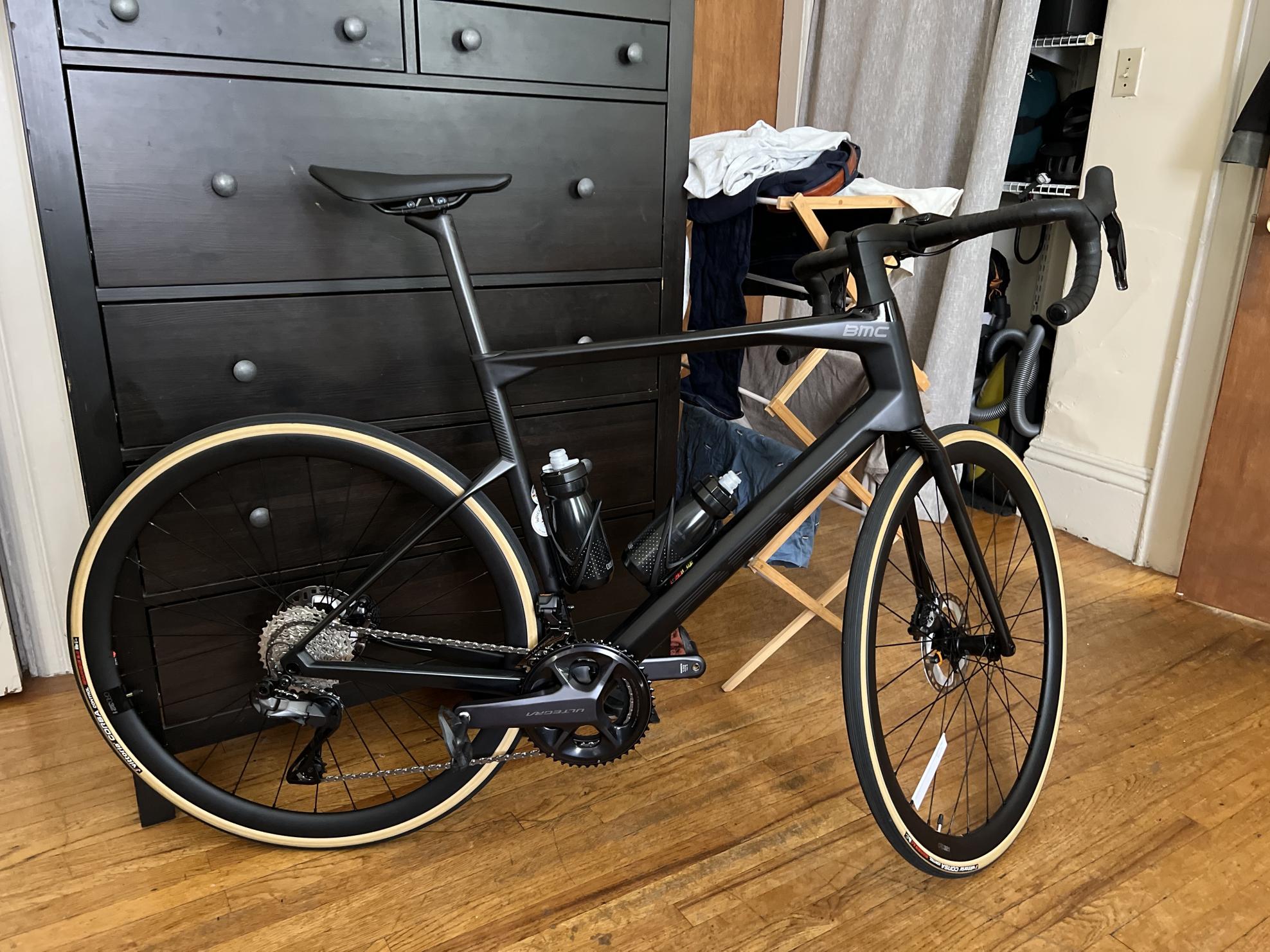 2022 BMC-Switzerland BMC Roadmachine 01 FIVE Black