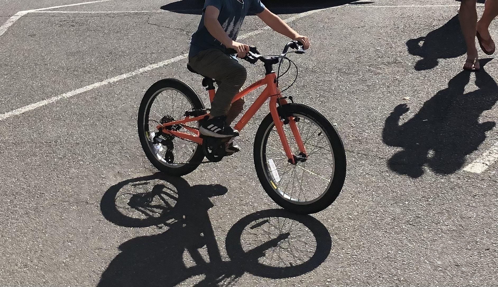 2022 Specialized Jett Orange