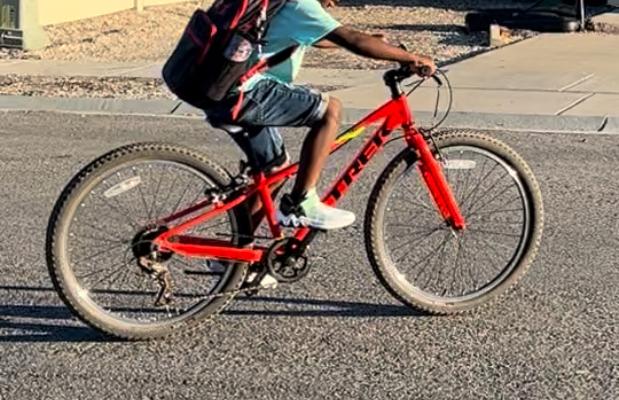 2023 Trek 585244 Orange