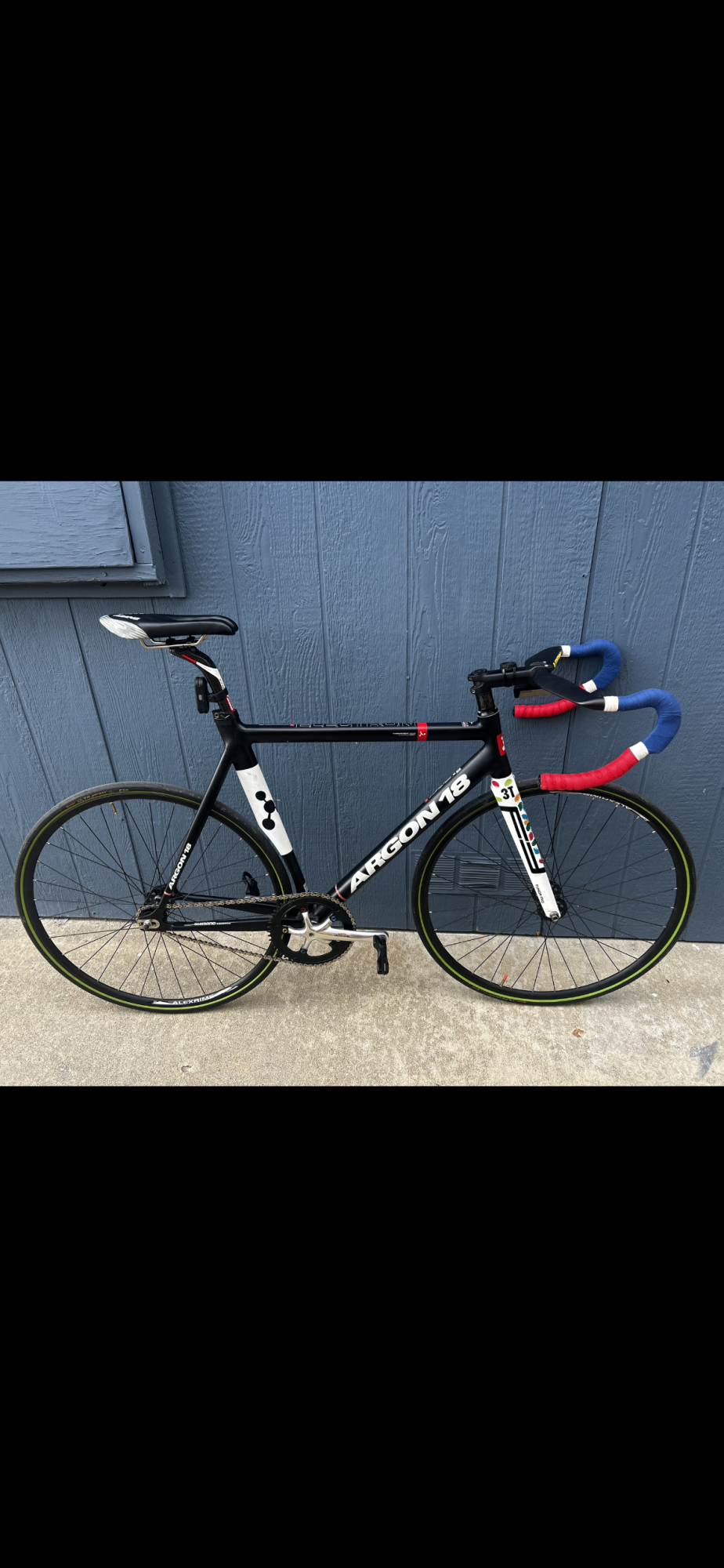 Argon 18 track Black and White