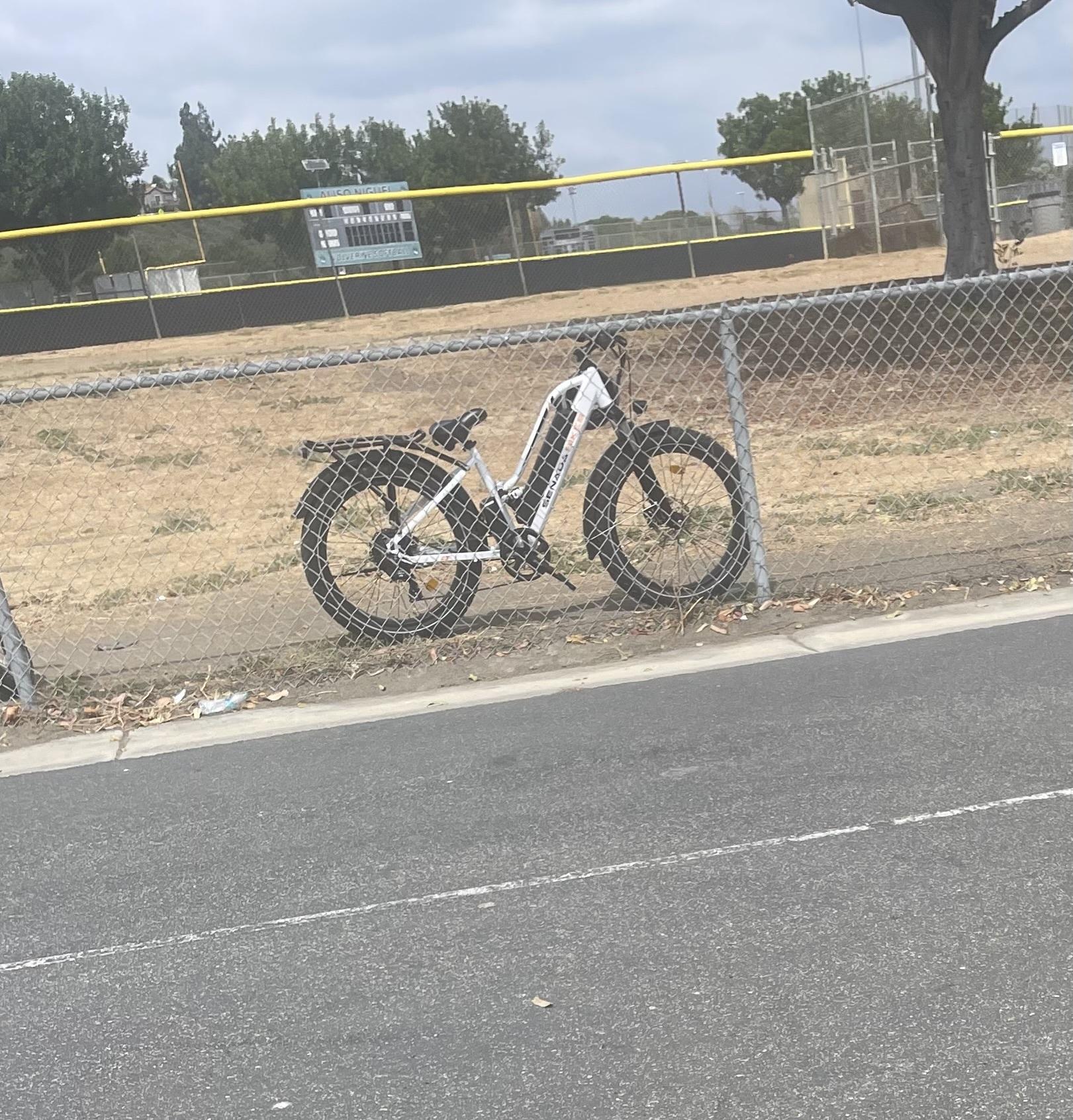 2025 Senada Herald White