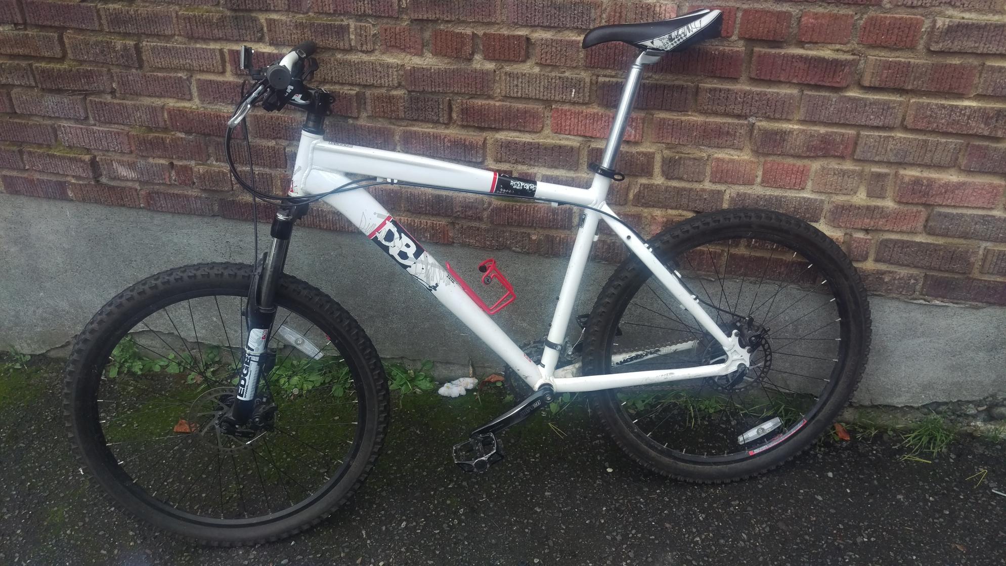 2008 Diamondback Response Sport White